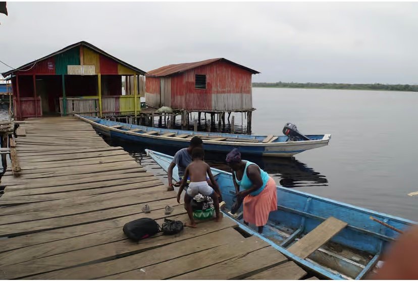 Accra To Nzulezu, Fort Antonio & Maaha Beach Experience Tour  photo 9